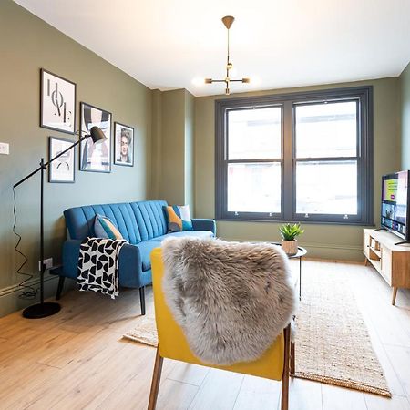 Stunning Scandi 3 Bed House In Manchester-Parking Villa Kültér fotó
