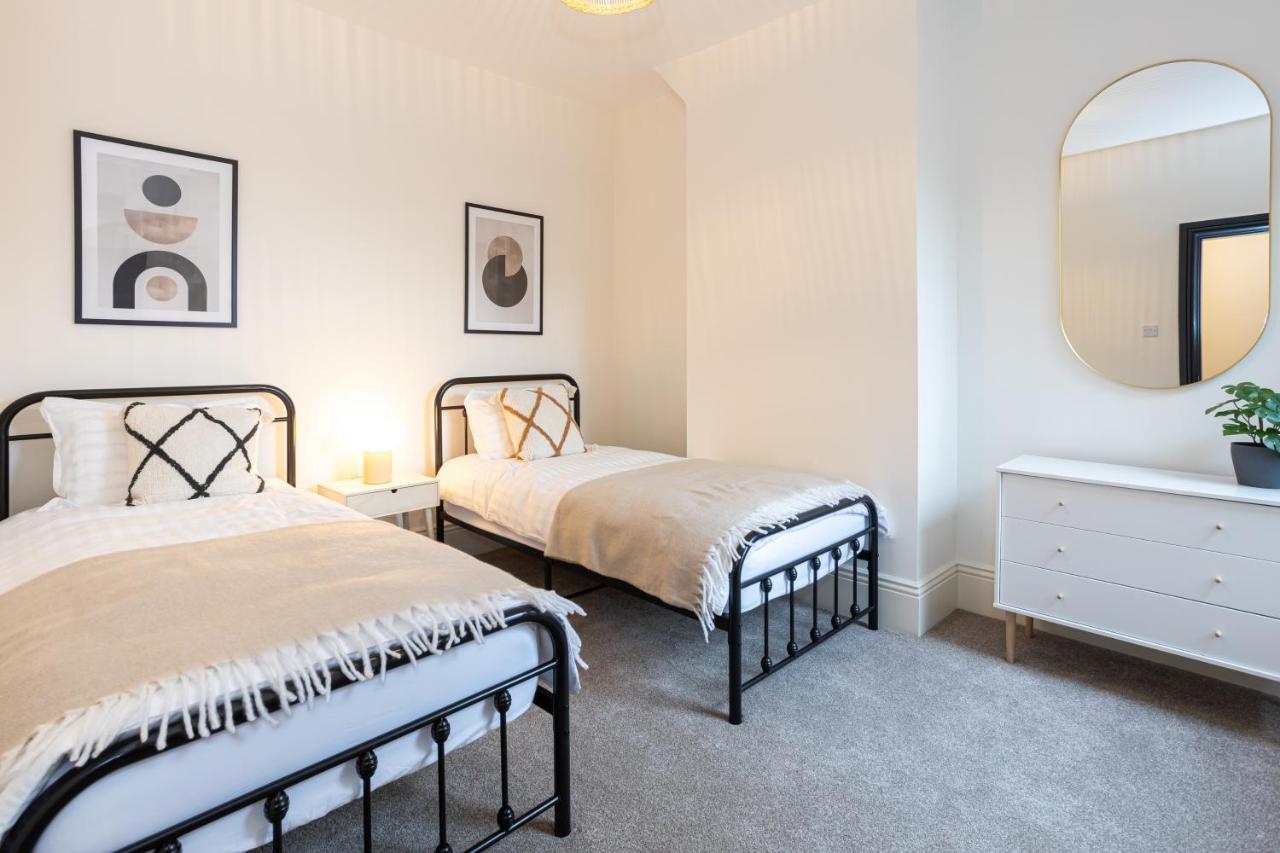 Stunning Scandi 3 Bed House In Manchester-Parking Villa Kültér fotó