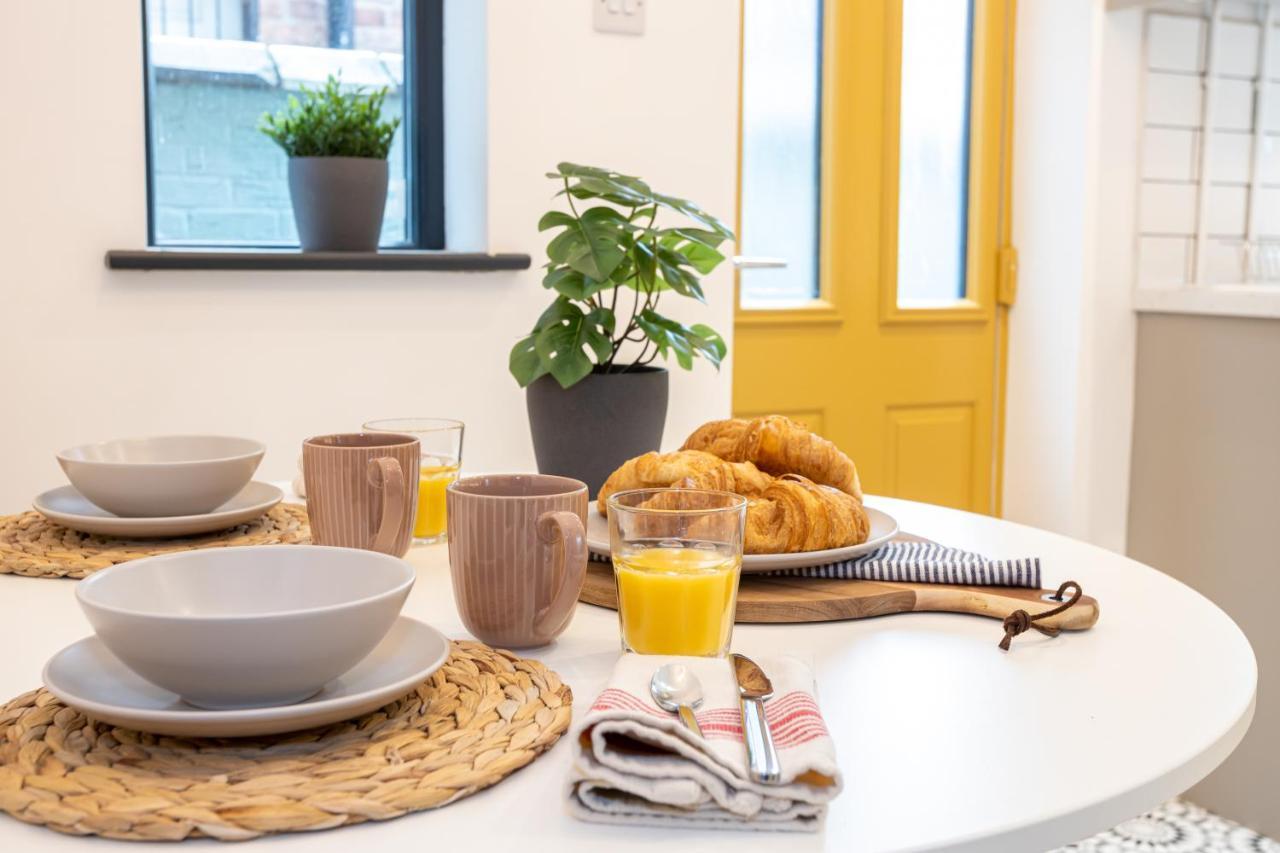 Stunning Scandi 3 Bed House In Manchester-Parking Villa Kültér fotó
