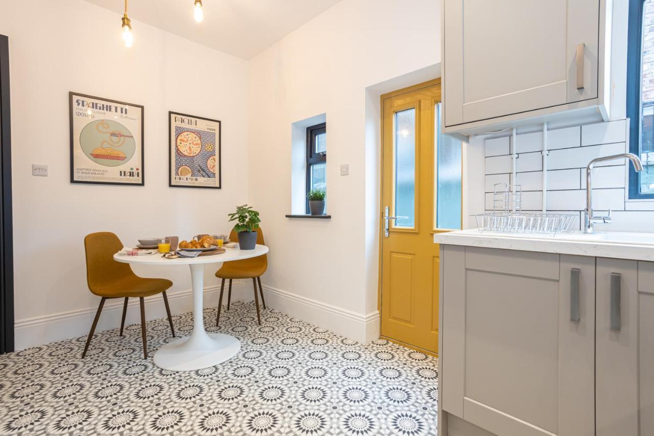 Stunning Scandi 3 Bed House In Manchester-Parking Villa Kültér fotó